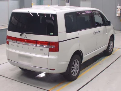 MITSUBISHI DELICA D:5