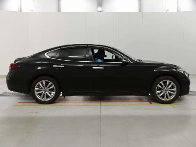 NISSAN FUGA