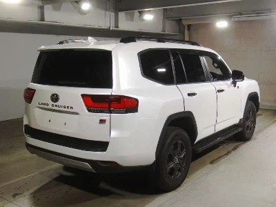 TOYOTA LAND CRUISER
