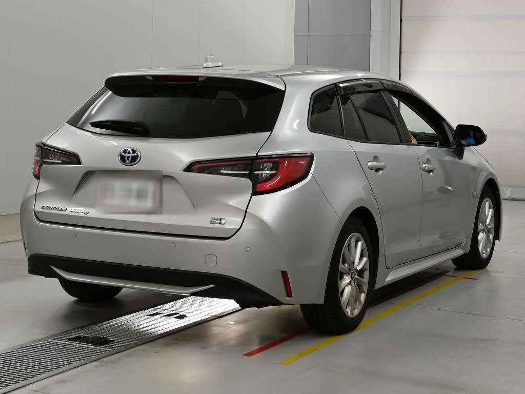 Toyota Corolla Touring Sports  с аукциона в Японии