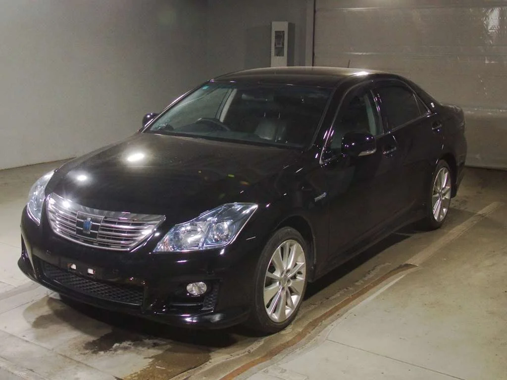 Toyota Crown  с аукциона в Японии