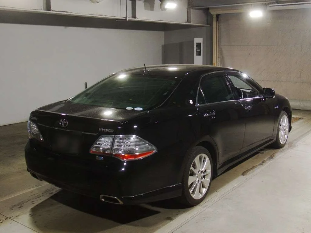 Toyota Crown  с аукциона в Японии