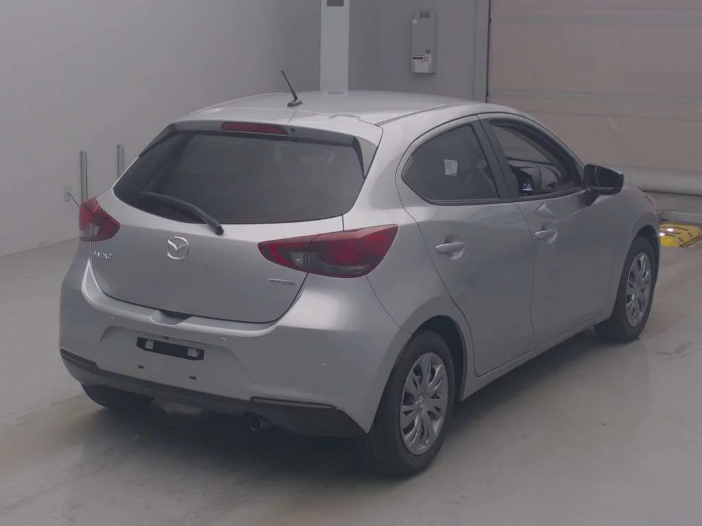 Mazda Mazda2  с аукциона в Японии