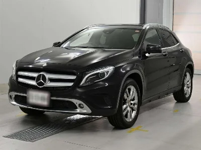 MERCEDES BENZ GLA