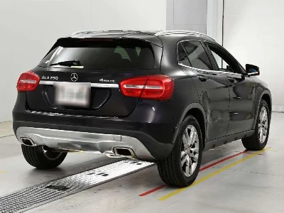MERCEDES BENZ GLA