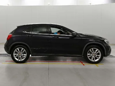 MERCEDES BENZ GLA