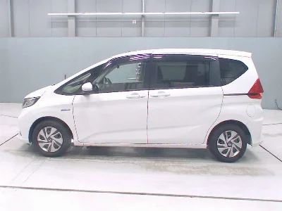 HONDA FREED + HYBRID