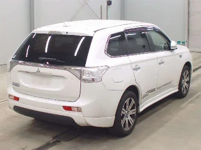 MITSUBISHI OUTLANDER PHEV