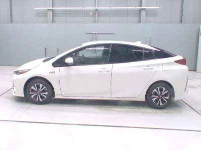 TOYOTA PRIUS PHV