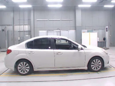 SUBARU LEGACY B4
