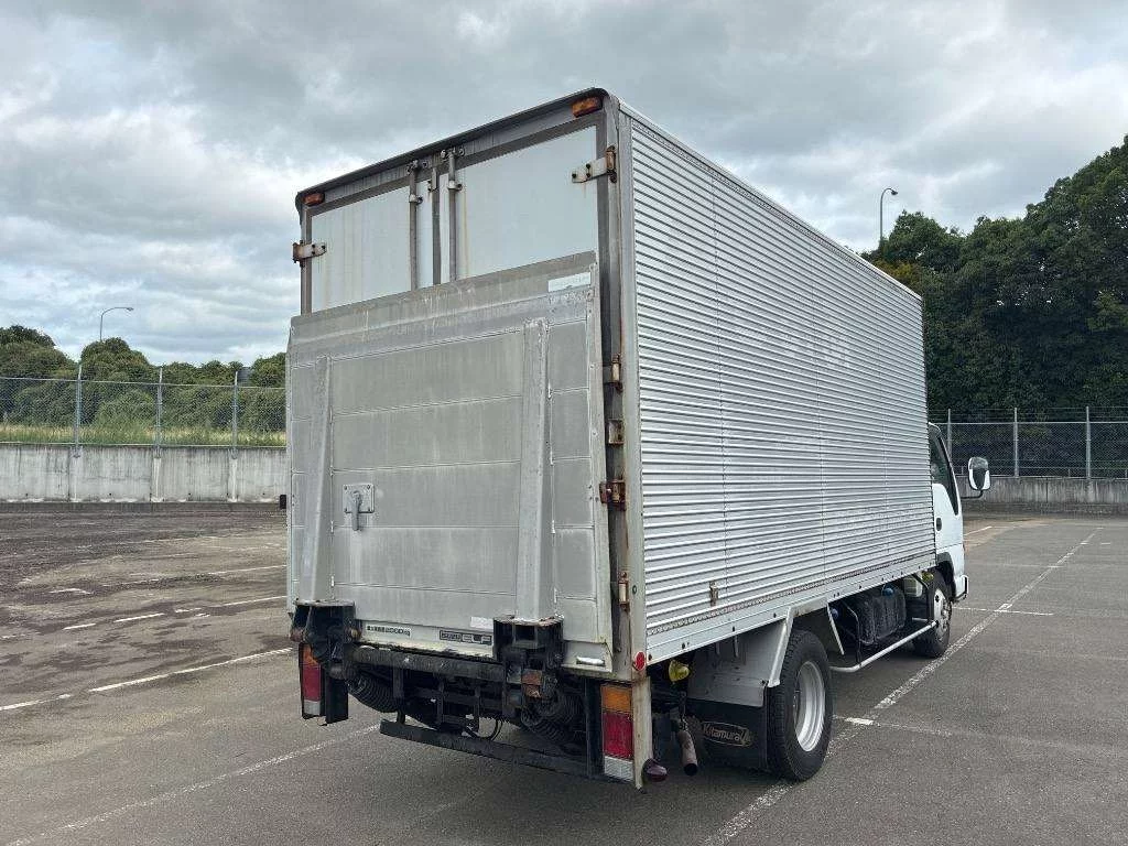 Isuzu Elf  с аукциона в Японии