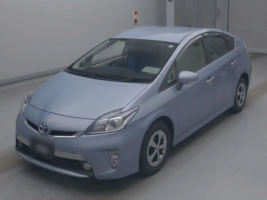 Toyota Prius PHV  с аукциона в Японии