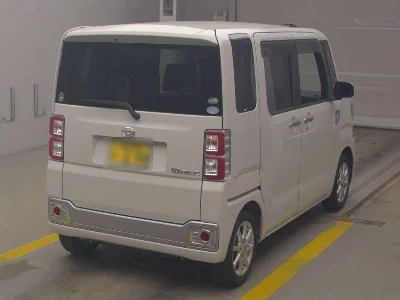 DAIHATSU WAKE