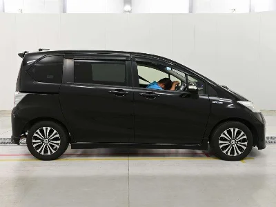HONDA FREED HYBRID