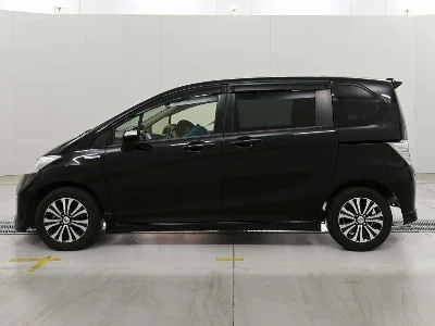 HONDA FREED HYBRID