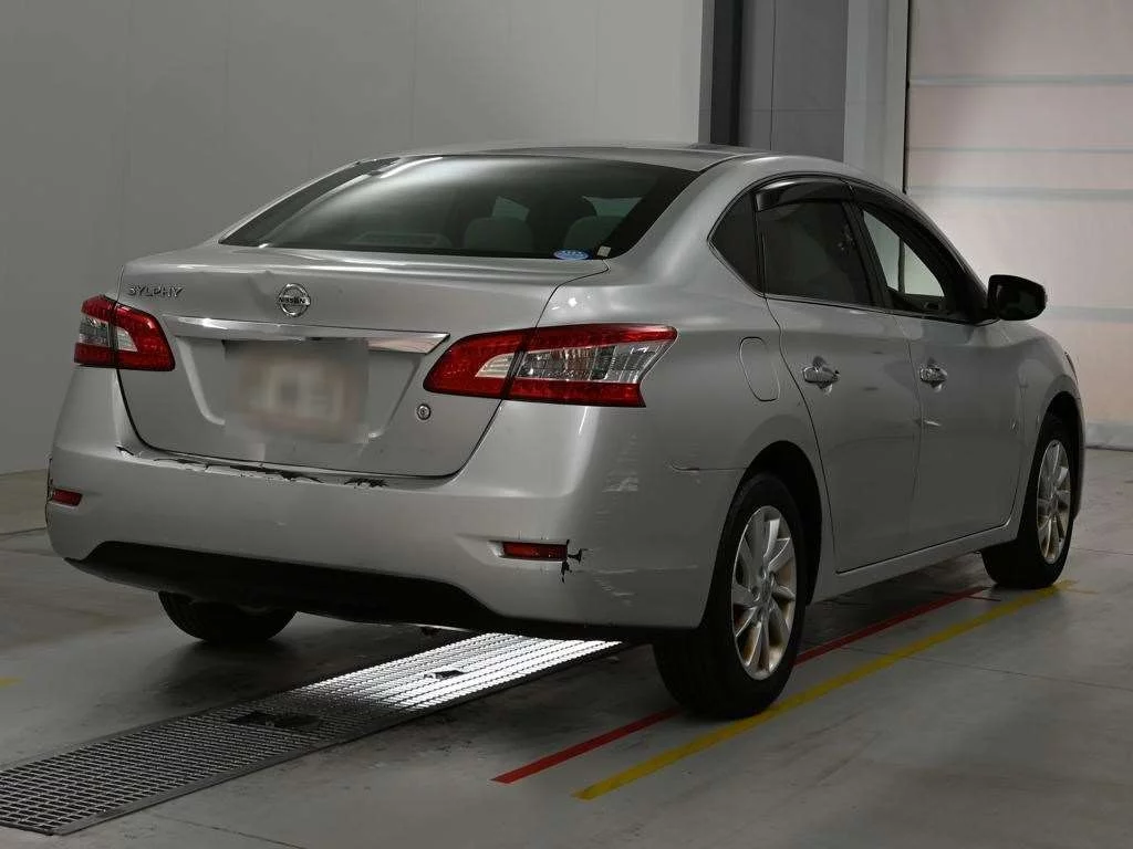 Nissan Sylphy  с аукциона в Японии