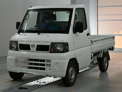 NISSAN CLIPPER TRUCK