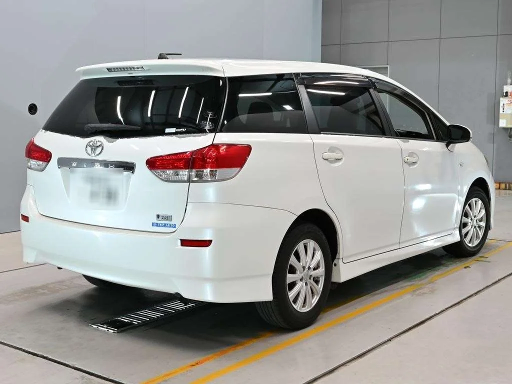 Toyota Wish  с аукциона в Японии