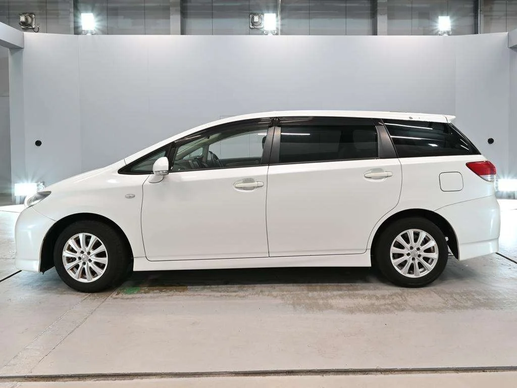 Toyota Wish  с аукциона в Японии