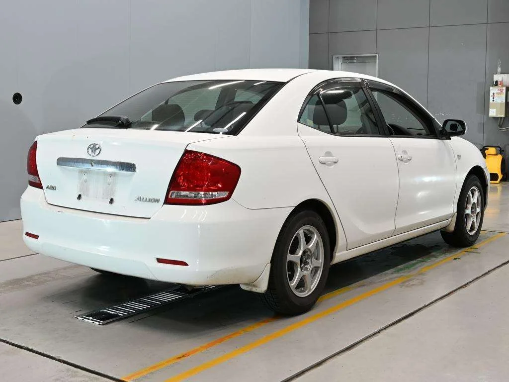 Toyota Allion  с аукциона в Японии
