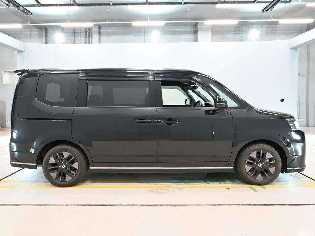 Honda Stepwgn  с аукциона в Японии