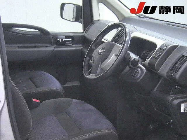 Nissan Serena  с аукциона в Японии