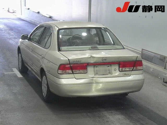 Nissan Sunny  с аукциона в Японии