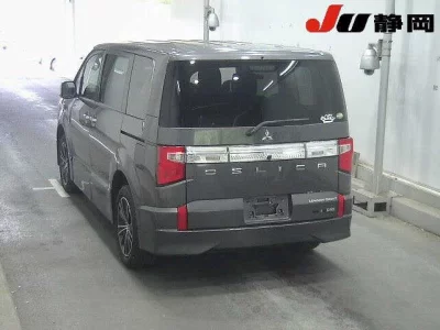 Mitsubishi DELICA D5