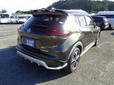 Nissan KICKS