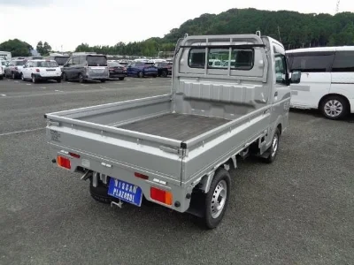 Nissan NT100 Clipper