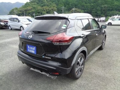 Nissan KICKS