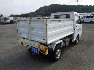 Nissan NT100 Clipper