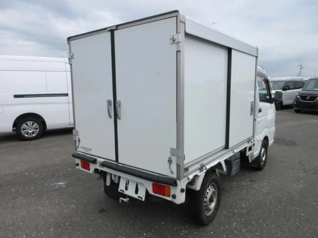 Mitsubishi Minicab Truck  с аукциона в Японии