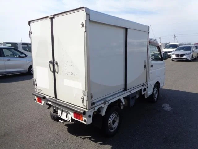 Mitsubishi Minicab Truck  с аукциона в Японии