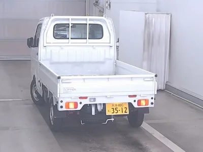 Nissan NT100 Clipper