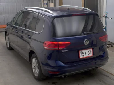 VOLKSWAGEN GOLF TOURAN