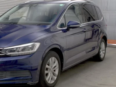 VOLKSWAGEN GOLF TOURAN