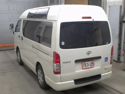 TOYOTA HIACE VAN