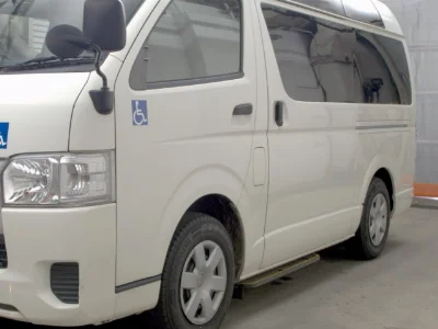 TOYOTA HIACE VAN