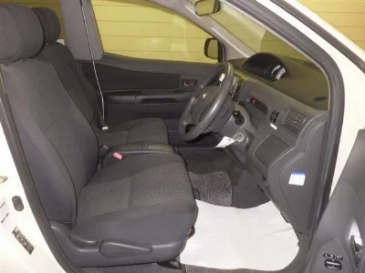 Toyota Raum