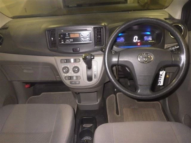 Toyota Pixis Epoch  с аукциона в Японии