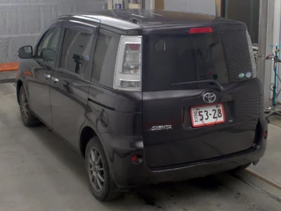 Toyota Sienta