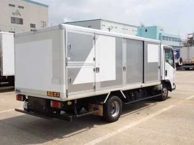 Isuzu ELF