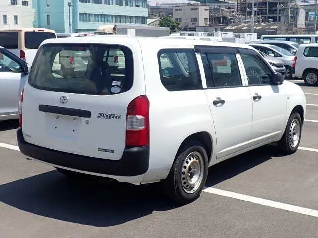 Toyota Succeed  с аукциона в Японии