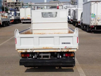 MITSUBISHI CANTER