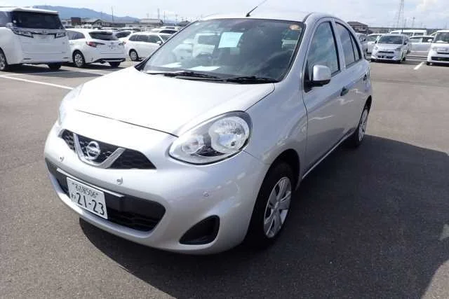 Nissan March  с аукциона в Японии