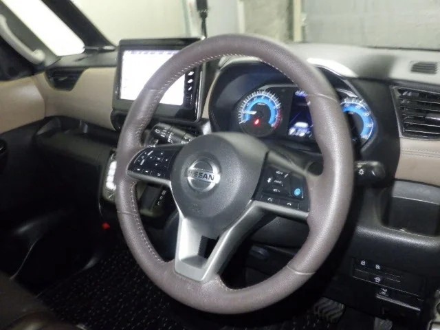 Nissan Roox  с аукциона в Японии