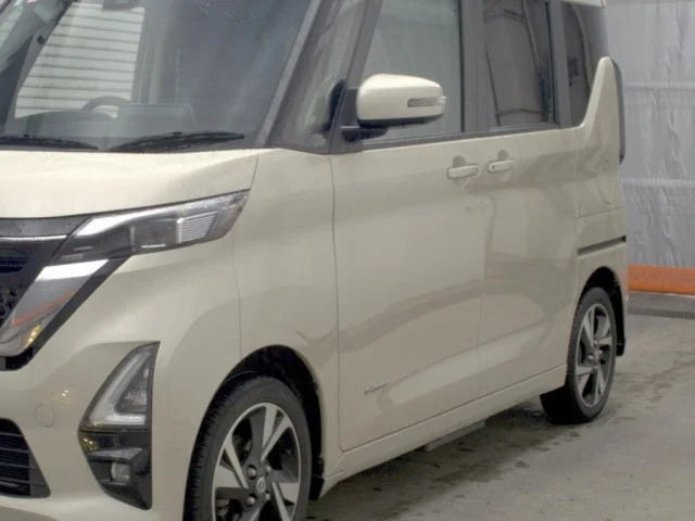 Nissan Roox  с аукциона в Японии