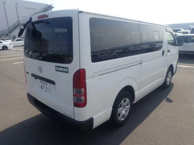 TOYOTA HIACE VAN