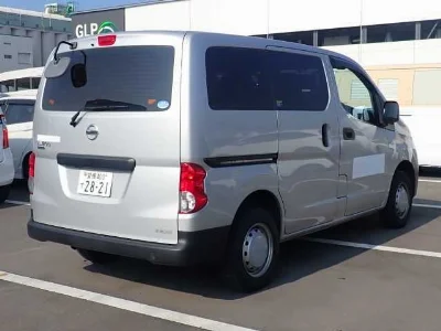 NISSAN NV200